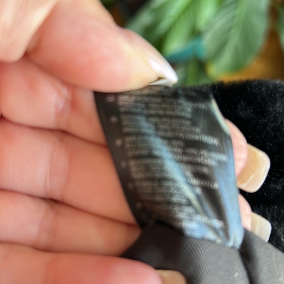 PIA ROSSINI faux fur bucket hat with pearl appliqués one size - Picture 8 of 8